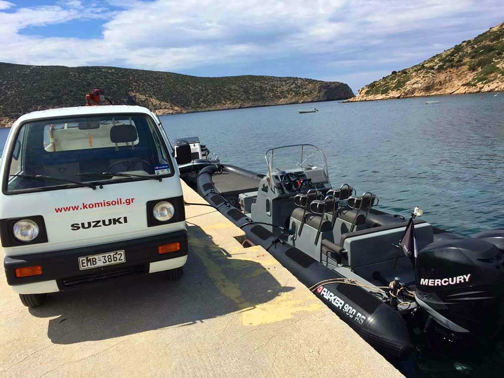 Pleasure yacht refueling in Sifnos - EKO Komis Oil