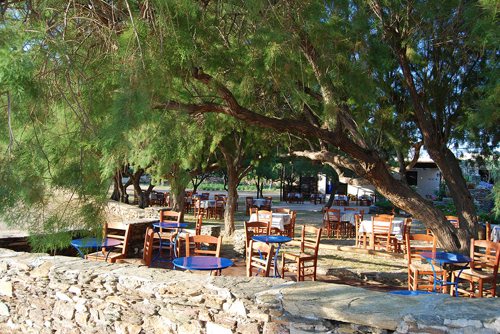 The restaurant grillhouse Giorgos-Dimitris in Fassolou beach of Faros