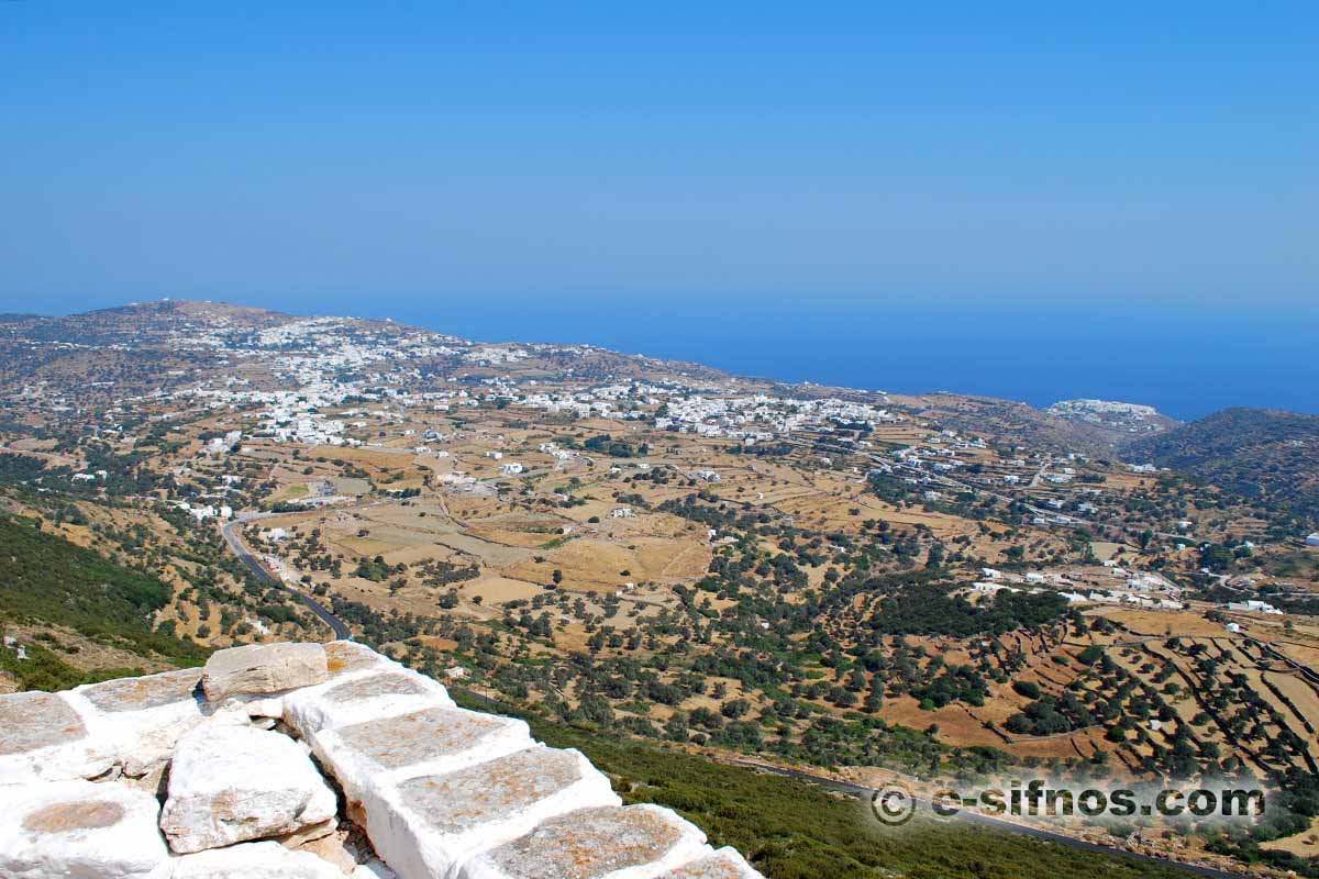 Blick auf die zentralen Dörfer und die Ägäis von Agios Andreas