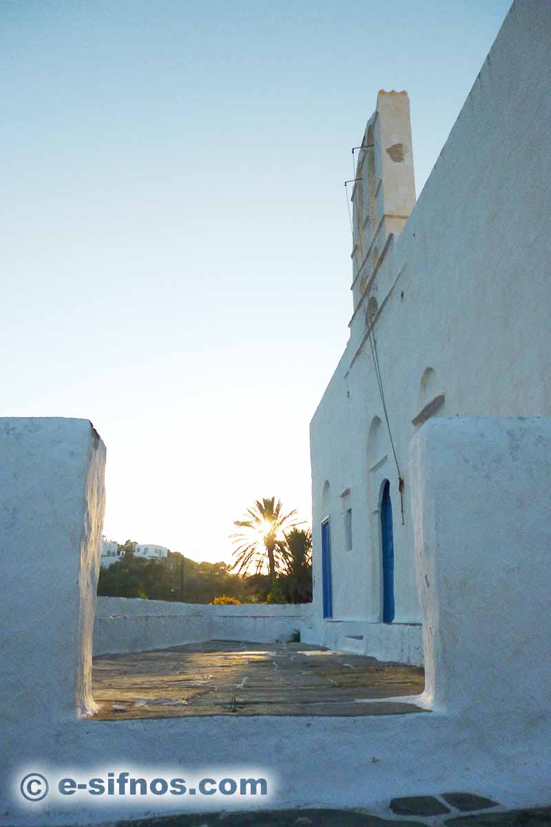 Kirche Panagia ta Gournia am Rand des Dorfes Agios Loukas