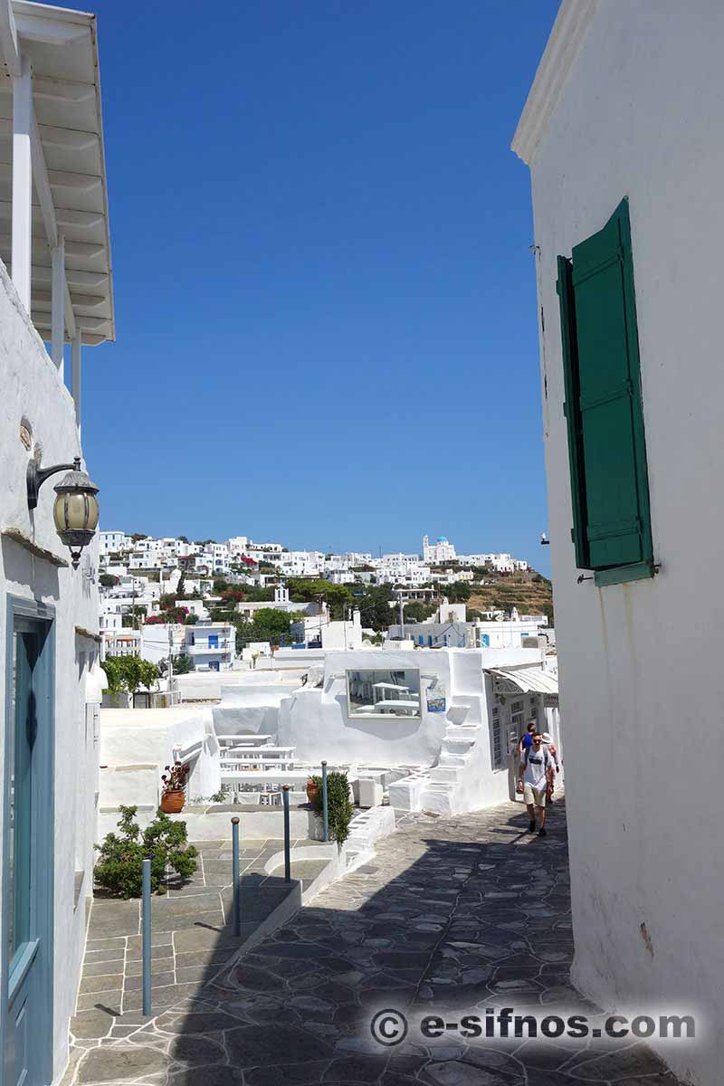 Gepflasterte Gasse in Apollonia