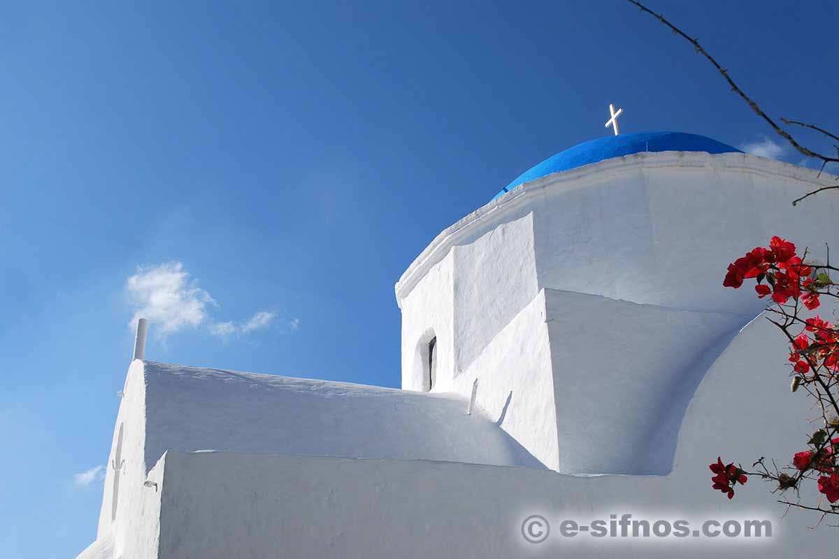 Kirche mit Bougainvillea in Apollonia