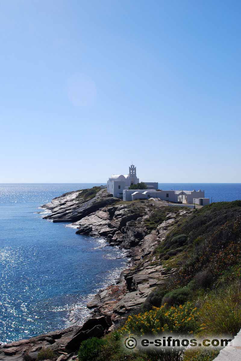 Der Felsen von Chrissopigi auf Sifnos
