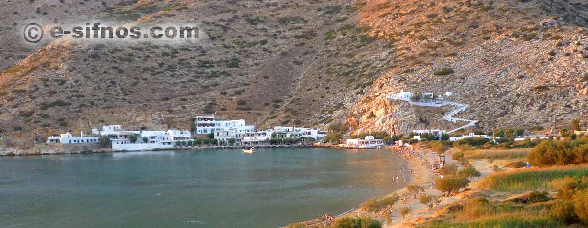 Kapelle Agia Marina und Strand von Kamares