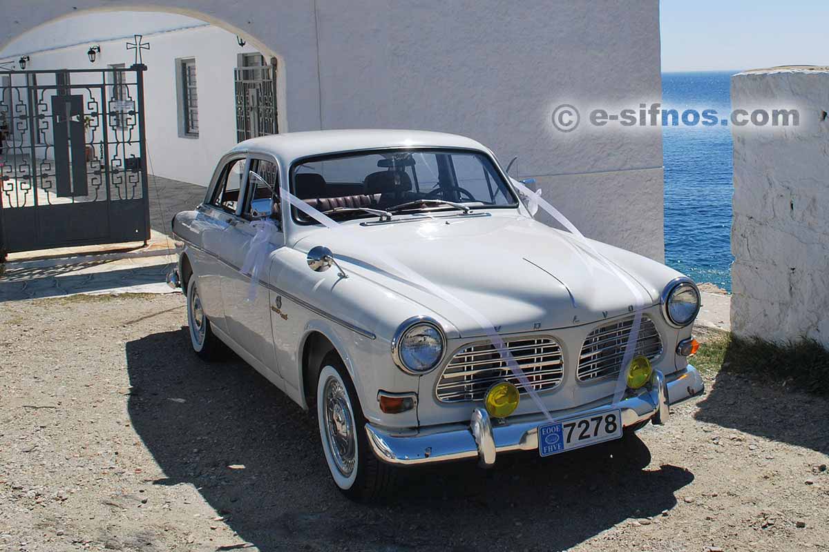 Brauttransport mit einem Oldtimer