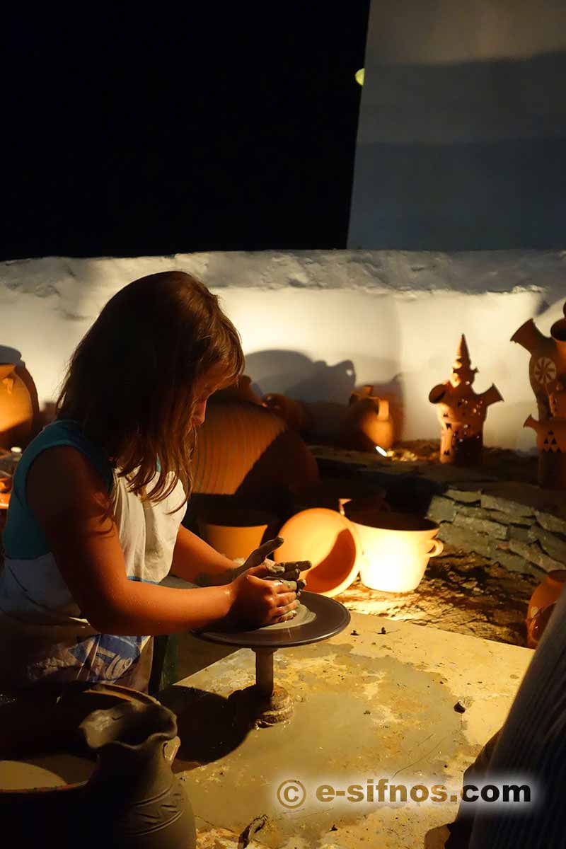 Töpfer-Workshops für Kinder beim Kykladischen Gastronomiefestival auf Sifnos