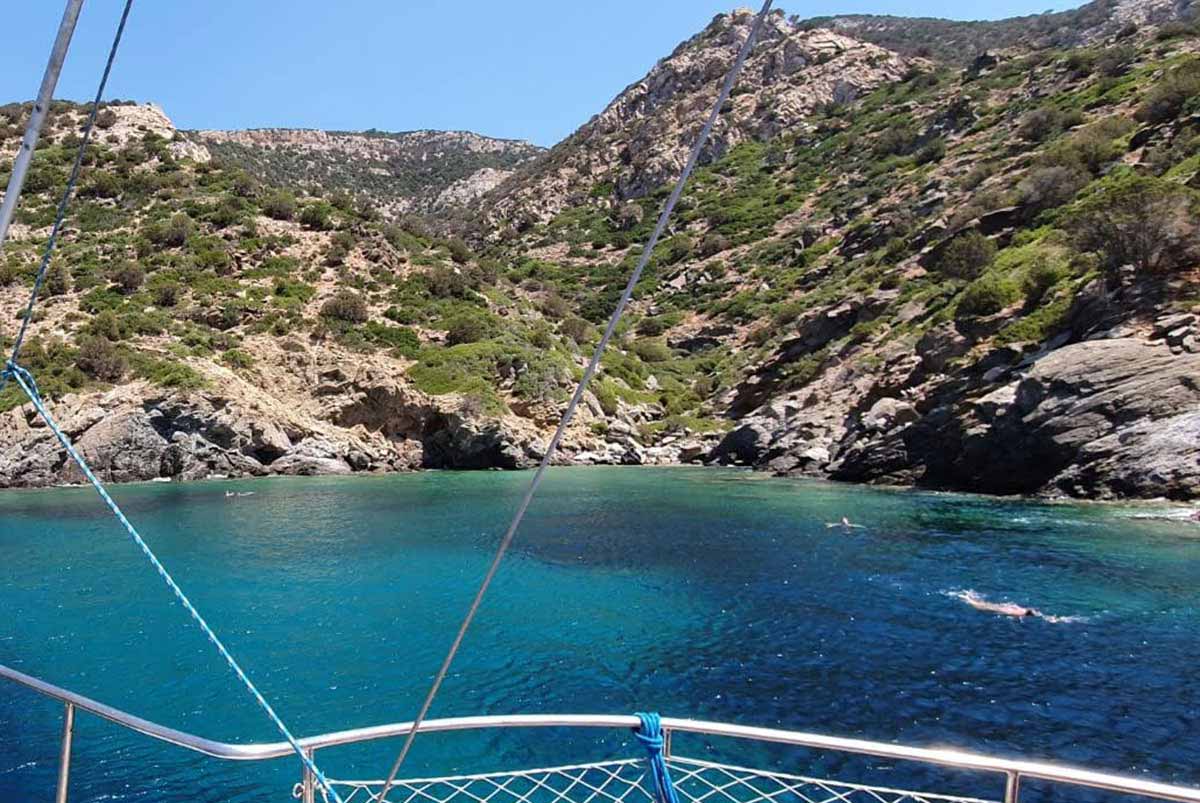 Private Kreuzfahrten auf Sifnos und Polyaigos