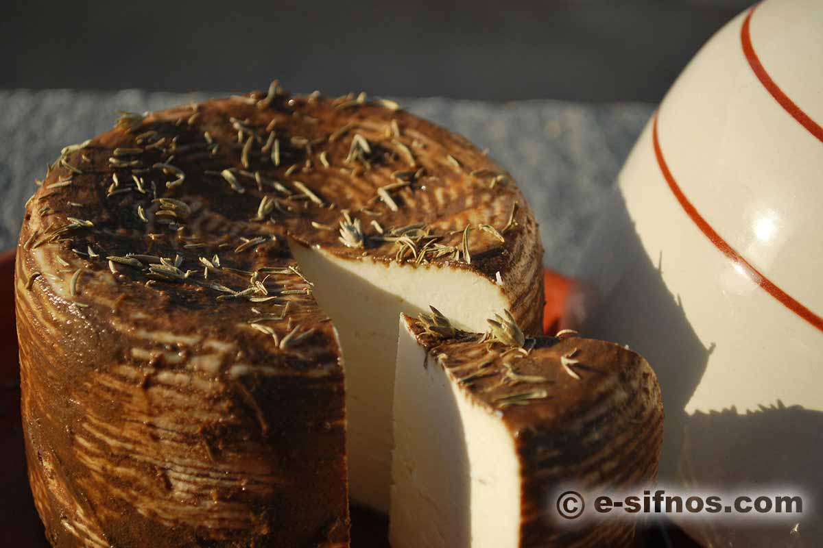 Gylomeni Manoura, ein traditioneller Käse aus Sifnos